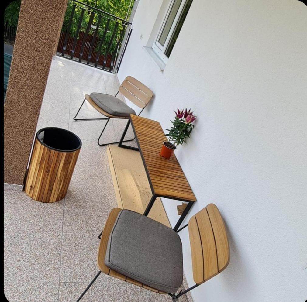 Casa Coco Hotel Curtea De Arges Exterior photo